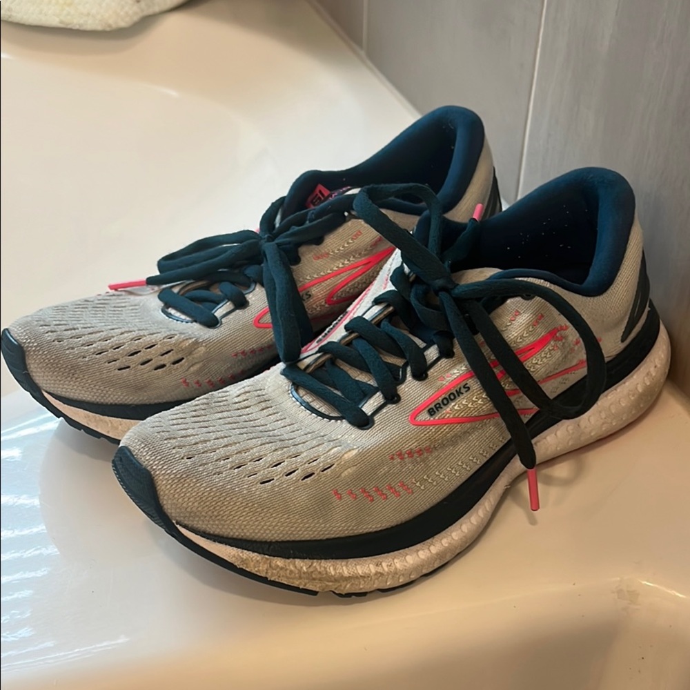 Brooks Women's Running Shoes - Gray and Pink